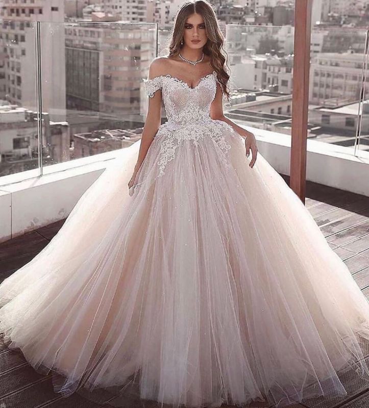 Elegant Off-the-Shoulder Ball Gown Wedding Dress with Sweetheart Appliques-BallBride
