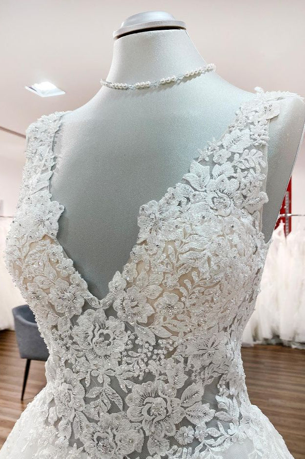 Eye-taking White Ruffles A-line V-neck Tulle Lace Wedding Dress-BallBride