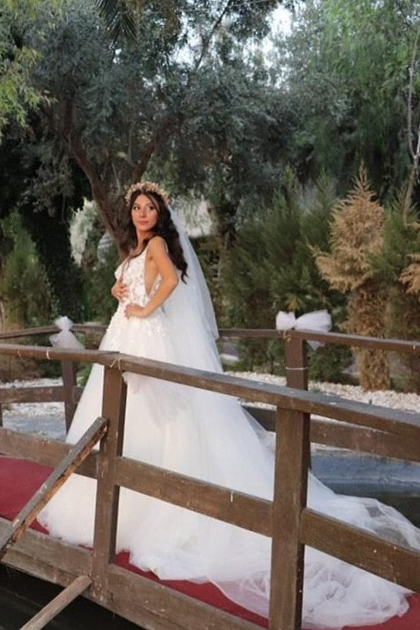 Gorgeous A-line V-neck Tulle Lace Wedding Dress With Appliques-BallBride