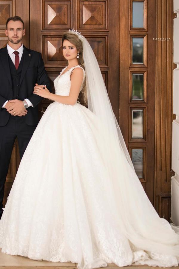 Gorgeous Long V-neck Princess Wedding Dress with Tulle Lace-BallBride