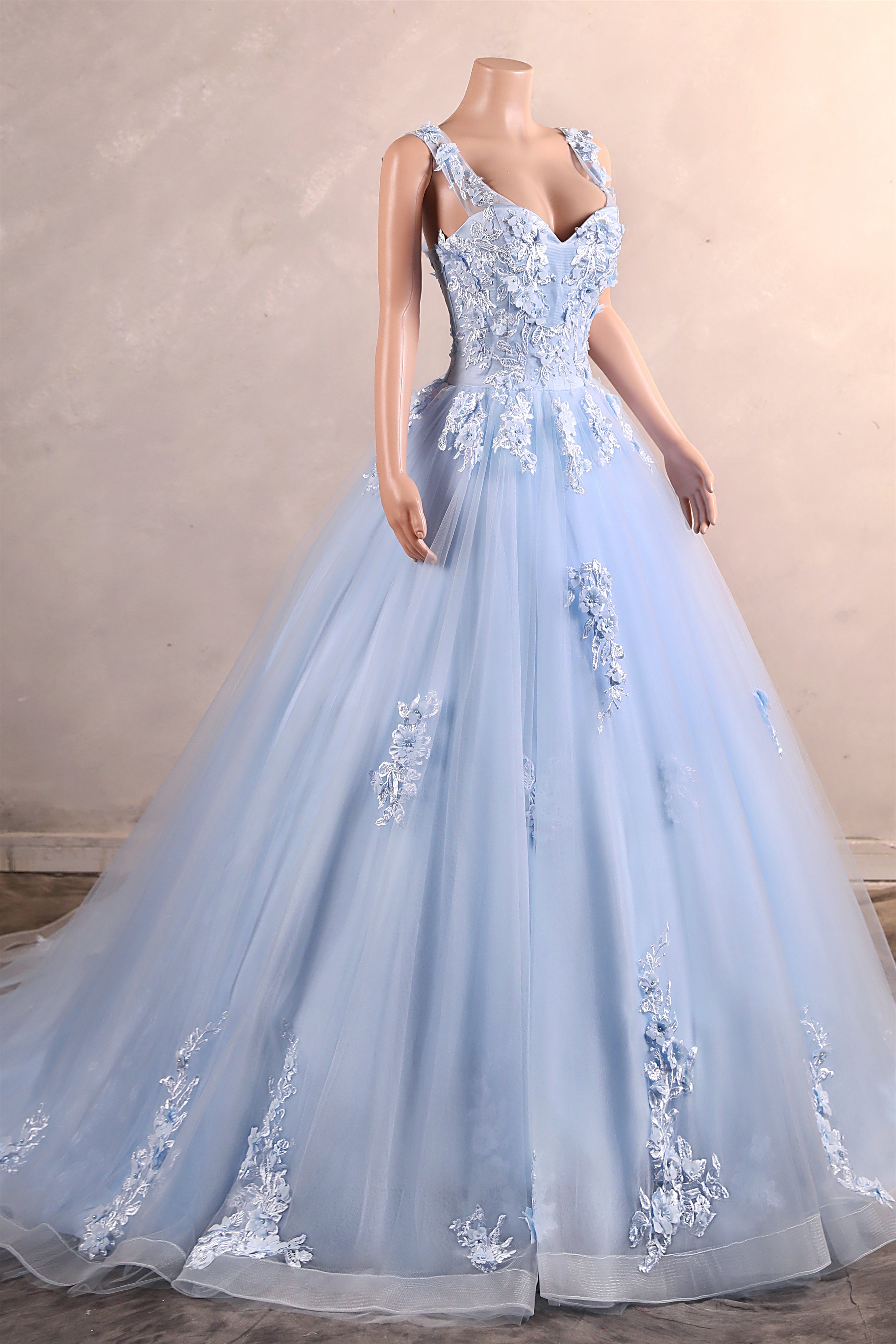 Light Blue Staps Lace Appliques Sleeveless Ball Gown Tulle Prom Dresses-BallBride