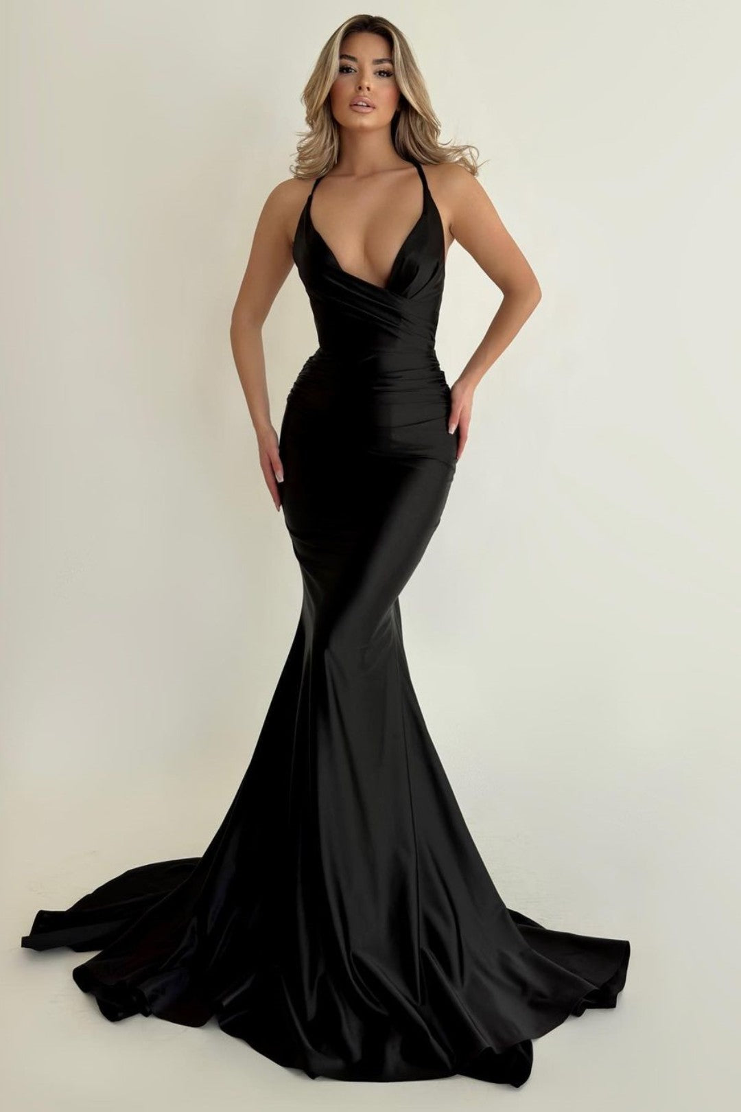 Modern Black Halter Sleeveless V-Neck Mermaid Prom Dress On Sale-BallBride