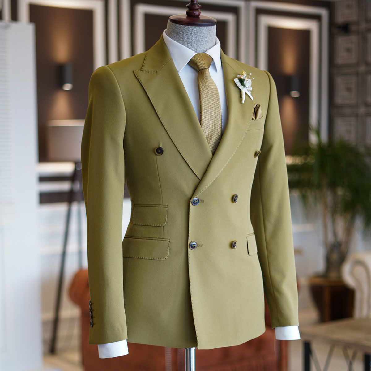 Peaked Lapel Green Suits For Men with Double Breasted-BallBride