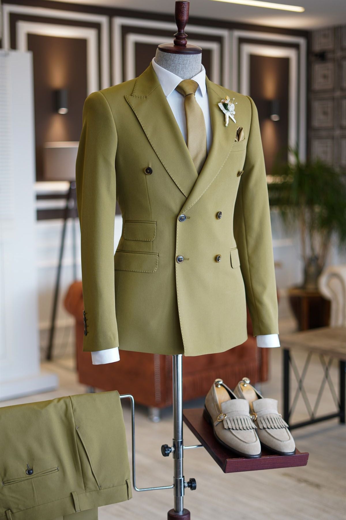 Peaked Lapel Green Suits For Men with Double Breasted-BallBride