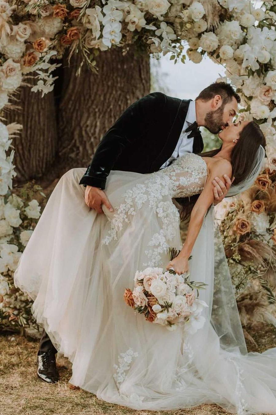 Romantic Sweetheart Lace A-Line Floor-length Wedding Dress-BallBride