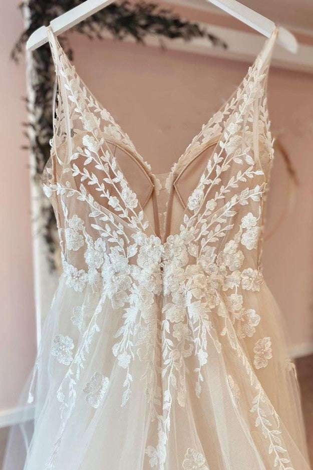 Spaghetti-Straps V-neck A-Line Backless Wedding Dress with Tulle Appliques Lace-BallBride