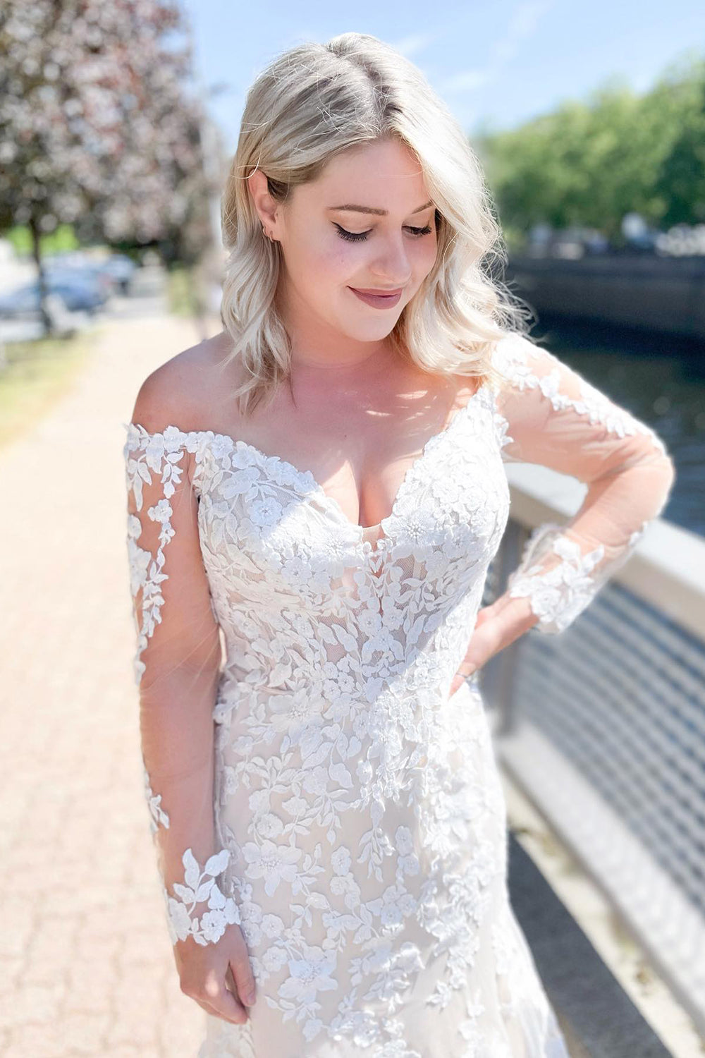 Stunning Off-the-Shoulder Sweetheart Mermaid Wedding Dress With Appliques Lace-BallBride