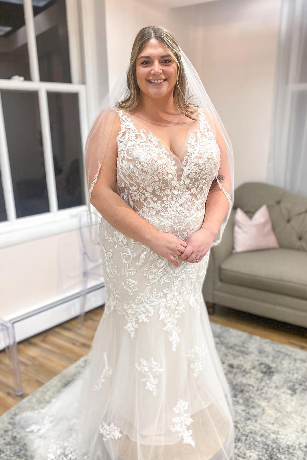 Stunning V-neck Spaghetti Straps Mermaid Wedding Dress With Appliques Lace Tulle-BallBride
