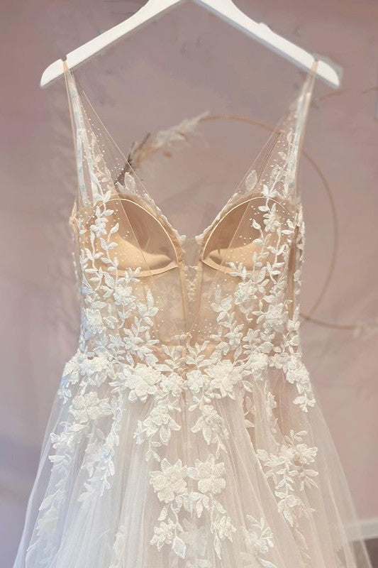 Sweetheart A-Line Tulle Wedding Dress with Spaghetti Straps and Appliques Lace-BallBride