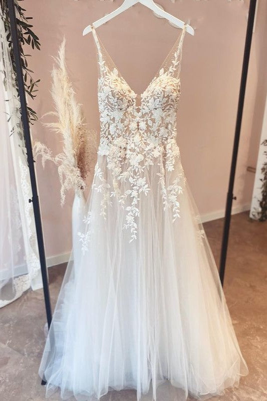 Sweetheart A-Line Tulle Wedding Dress with Spaghetti Straps and Appliques Lace-BallBride