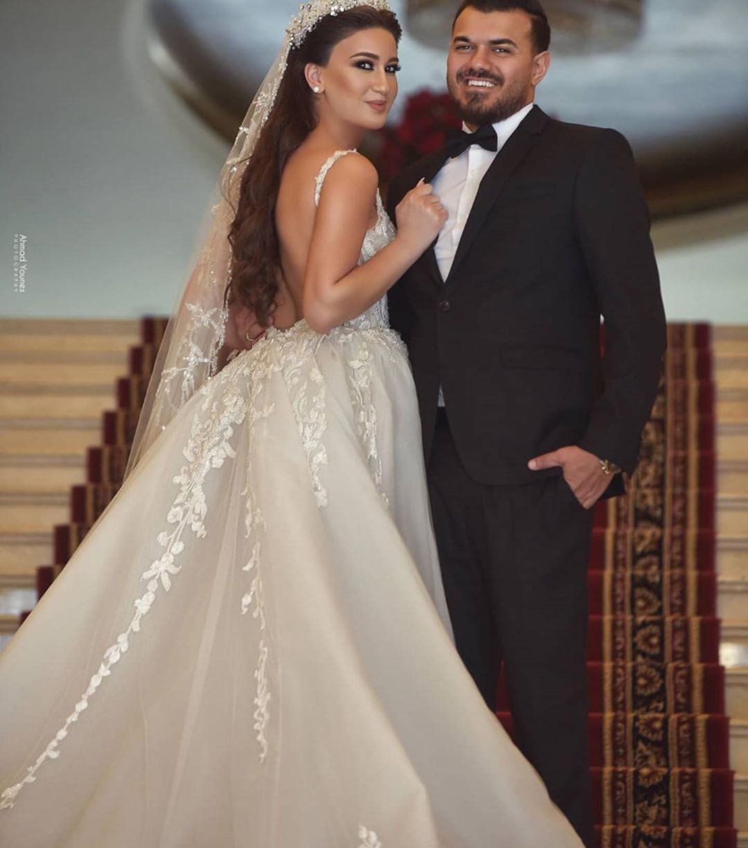 V-neck Tulle Lace Long Mermaid Wedding Dress With Detachable Train-BallBride