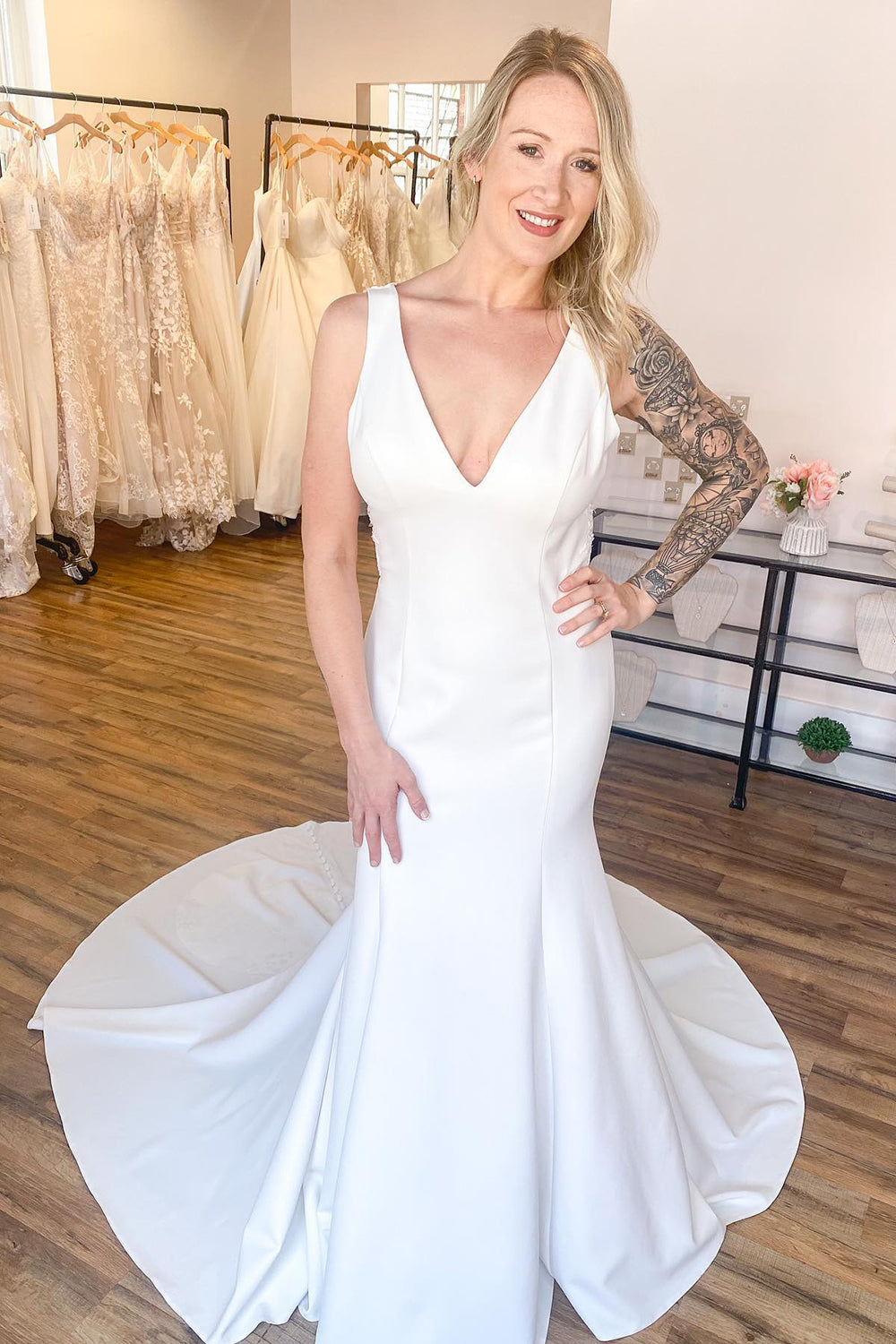 Vintage Wide Straps Deep V-neck Mermaid Wedding Dress With Backless Applique-BallBride