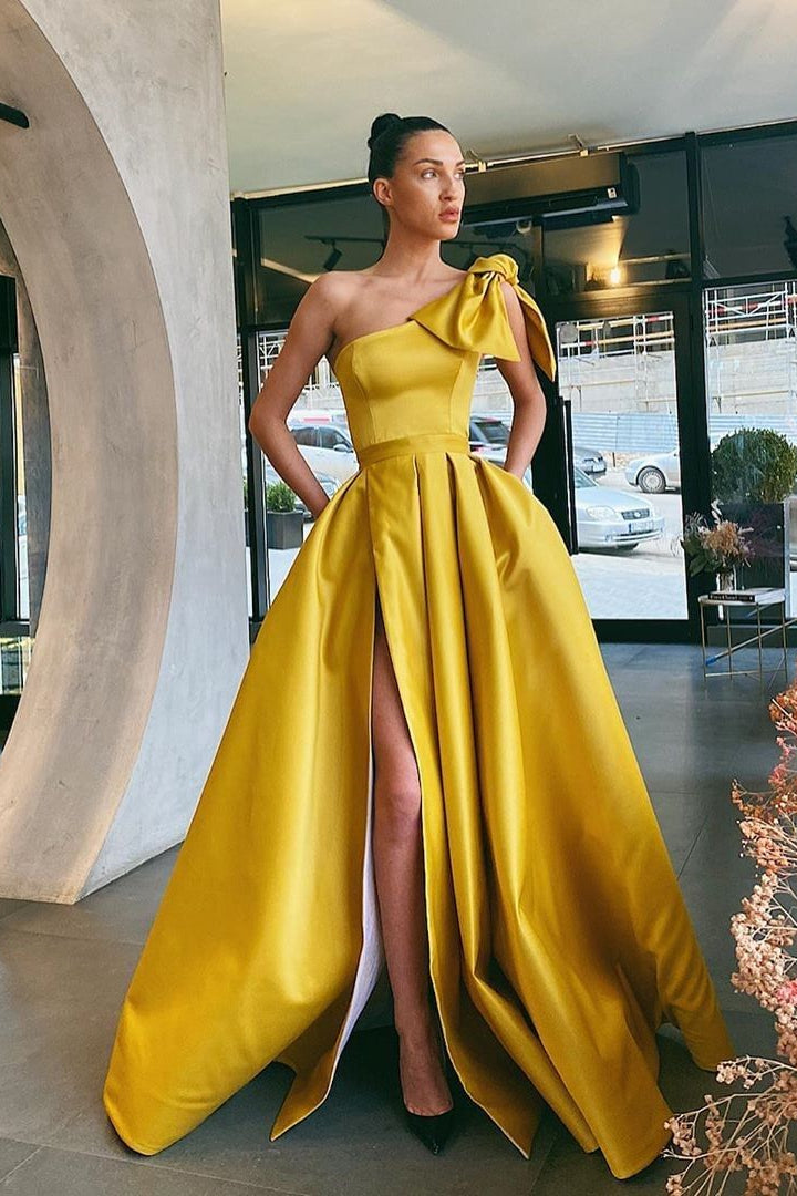 Yellow Split One-Shoulder Prom Dress with Pockets-BallBride